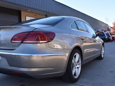 Used 2013 Volkswagen CC Sport image 18