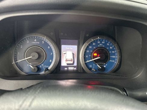 Used 2017 Toyota Sienna XLE image 10