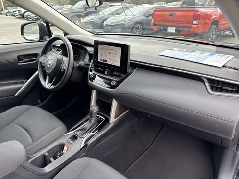 Used 2023 Toyota Corolla Cross LE AWD/4WD image 17