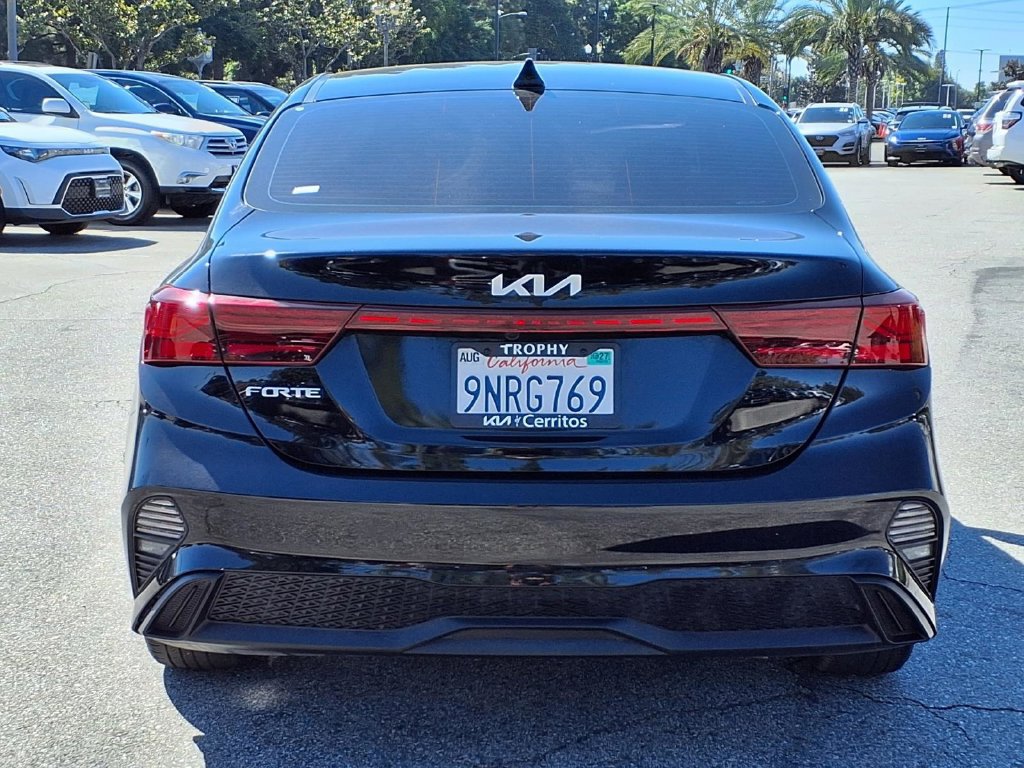 Certified 2024 Kia Forte LXS w/ LXS Technology Package FWD image 4