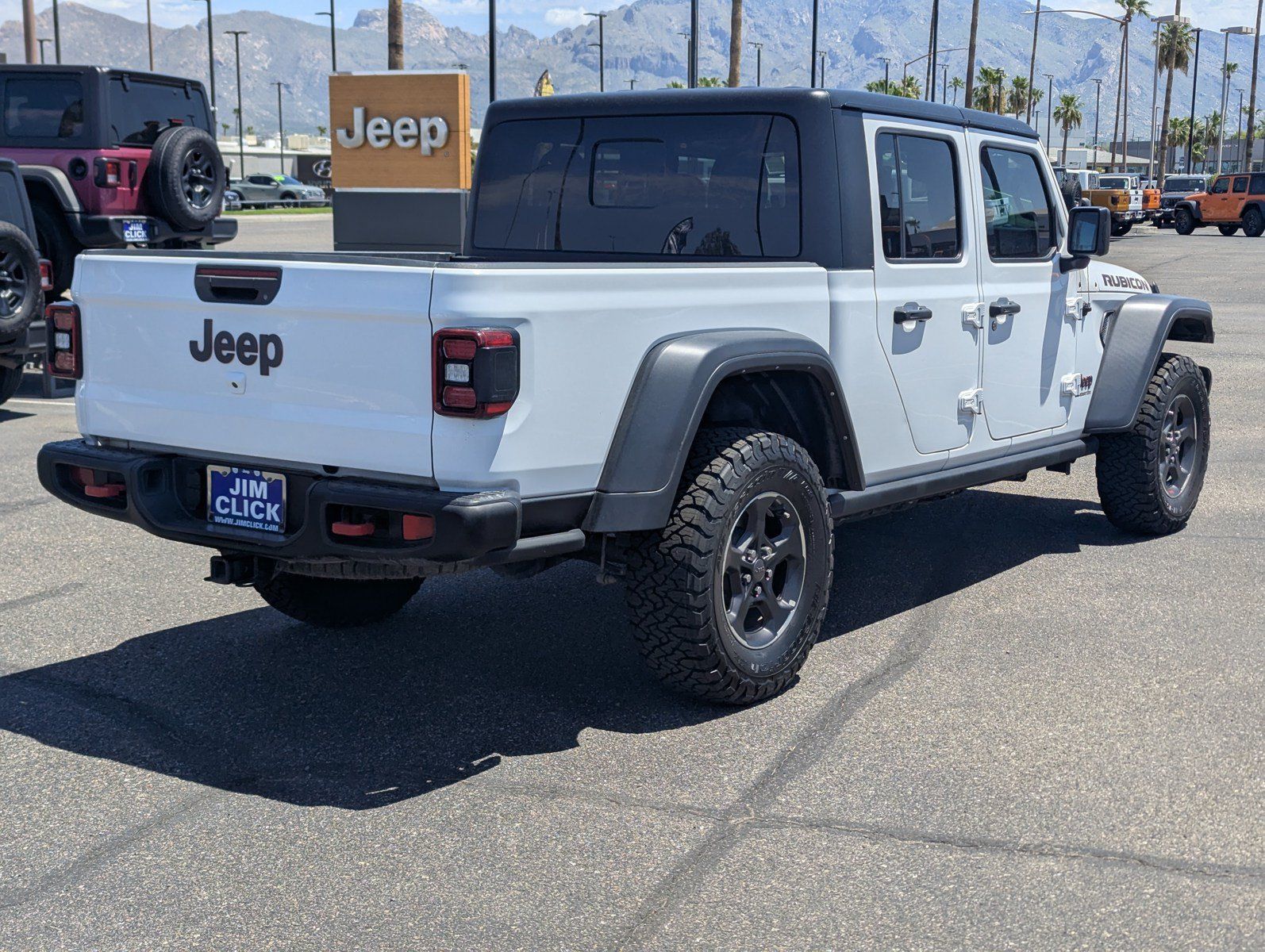 Used 2022 Jeep Gladiator Rubicon w/ LED Lighting Group AWD/4WD image 2