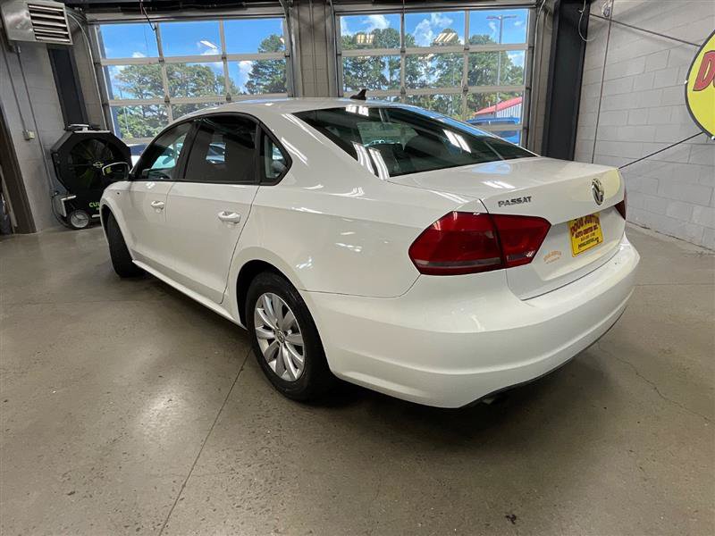 Used 2015 Volkswagen Passat 1.8T FWD image 3