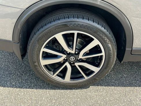 Used 2019 Nissan Rogue SL w/ Premium Package image 45