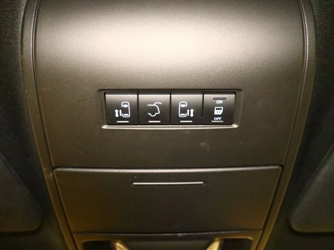 Used 2019 Dodge Grand Caravan SXT image 36