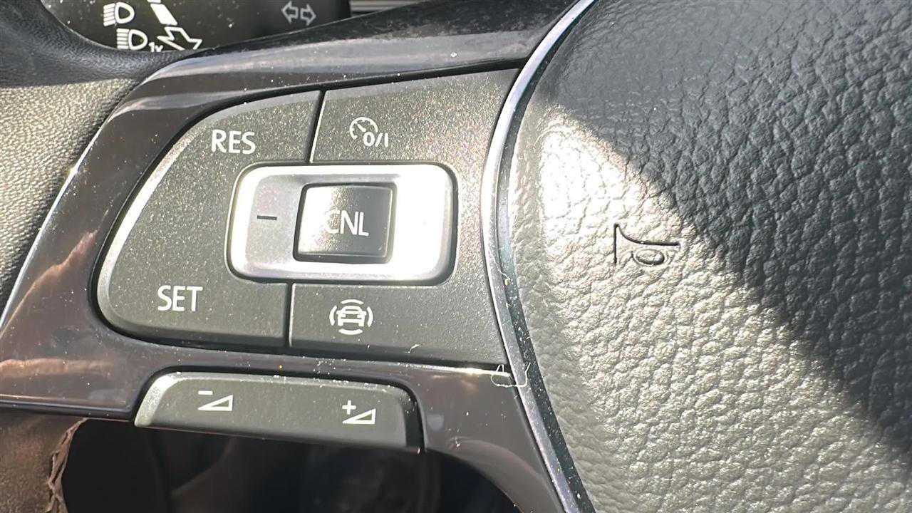 Used 2021 Volkswagen Jetta SE w/ SE Cold Weather Package FWD image 40