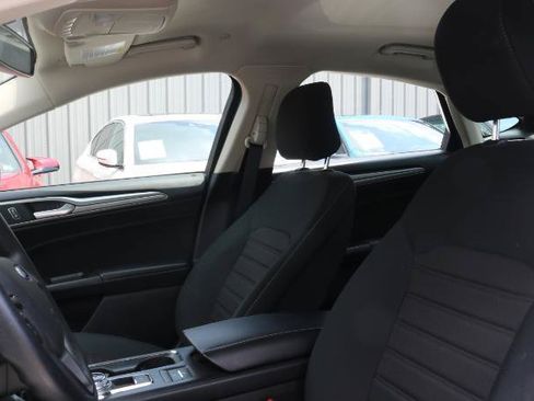 Used 2020 Ford Fusion SE FWD image 7