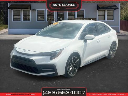 Used 2021 Toyota Corolla SE image 3