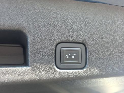 Used 2026 Chevrolet Traverse LT AWD/4WD image 35
