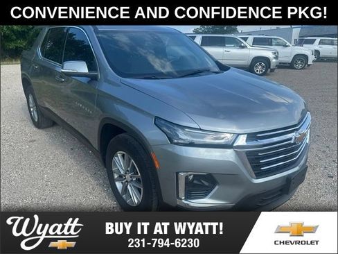 Used 2023 Chevrolet Traverse LT AWD/4WD image 1