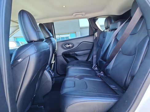 Used 2023 Jeep Cherokee Altitude Lux image 8