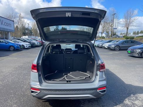 Used 2023 Volkswagen Taos SE image 18