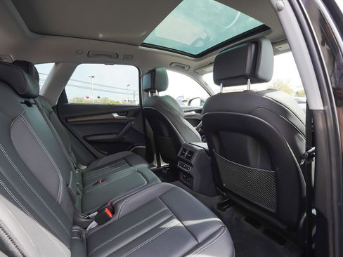 Used 2024 Audi Q5 e Prestige w/ Prestige Package AWD/4WD image 36