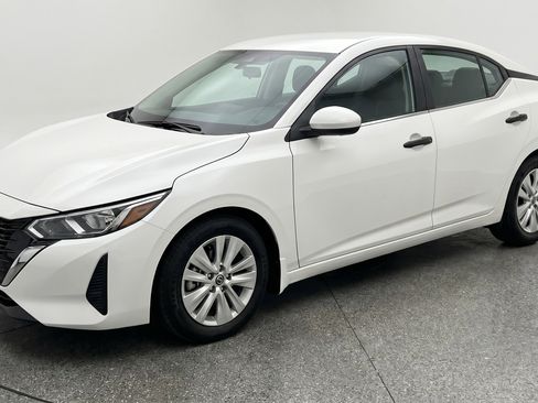 Used 2024 Nissan Sentra S FWD image 3