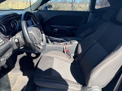 Used 2015 Dodge Challenger R/T w/ Quick Order Package 22B R/T image 6