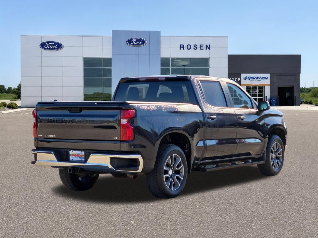 Used 2024 Chevrolet Silverado 1500 LT AWD/4WD image 3