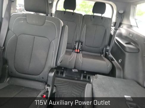 Used 2022 Jeep Grand Cherokee L Laredo w/ Luxury Tech Group I AWD/4WD image 6