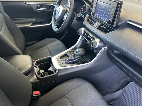 Certified 2021 Toyota RAV4 XLE FWD image 15
