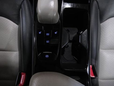 Used 2020 Hyundai Ioniq Limited image 30