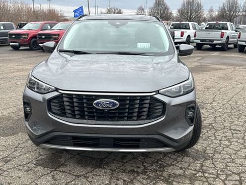 Certified 2024 Ford Escape SE w/ PHEV Premium Package image 30