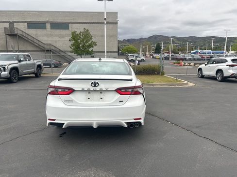 Used 2023 Toyota Camry SE image 5