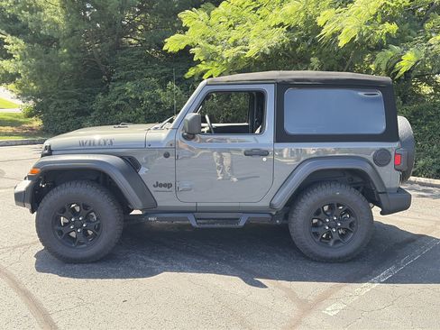 Used 2020 Jeep Wrangler Sport AWD/4WD image 8