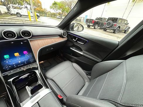 Used 2025 Mercedes-Benz C 300 4MATIC Sedan image 11