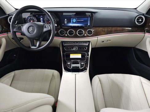 Used 2017 Mercedes-Benz E 300 E 300 4MATIC image 10