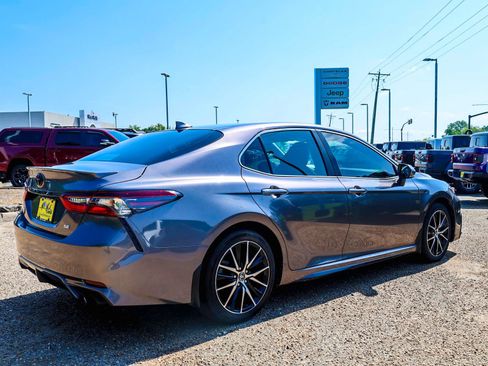 Used 2024 Toyota Camry SE FWD image 6