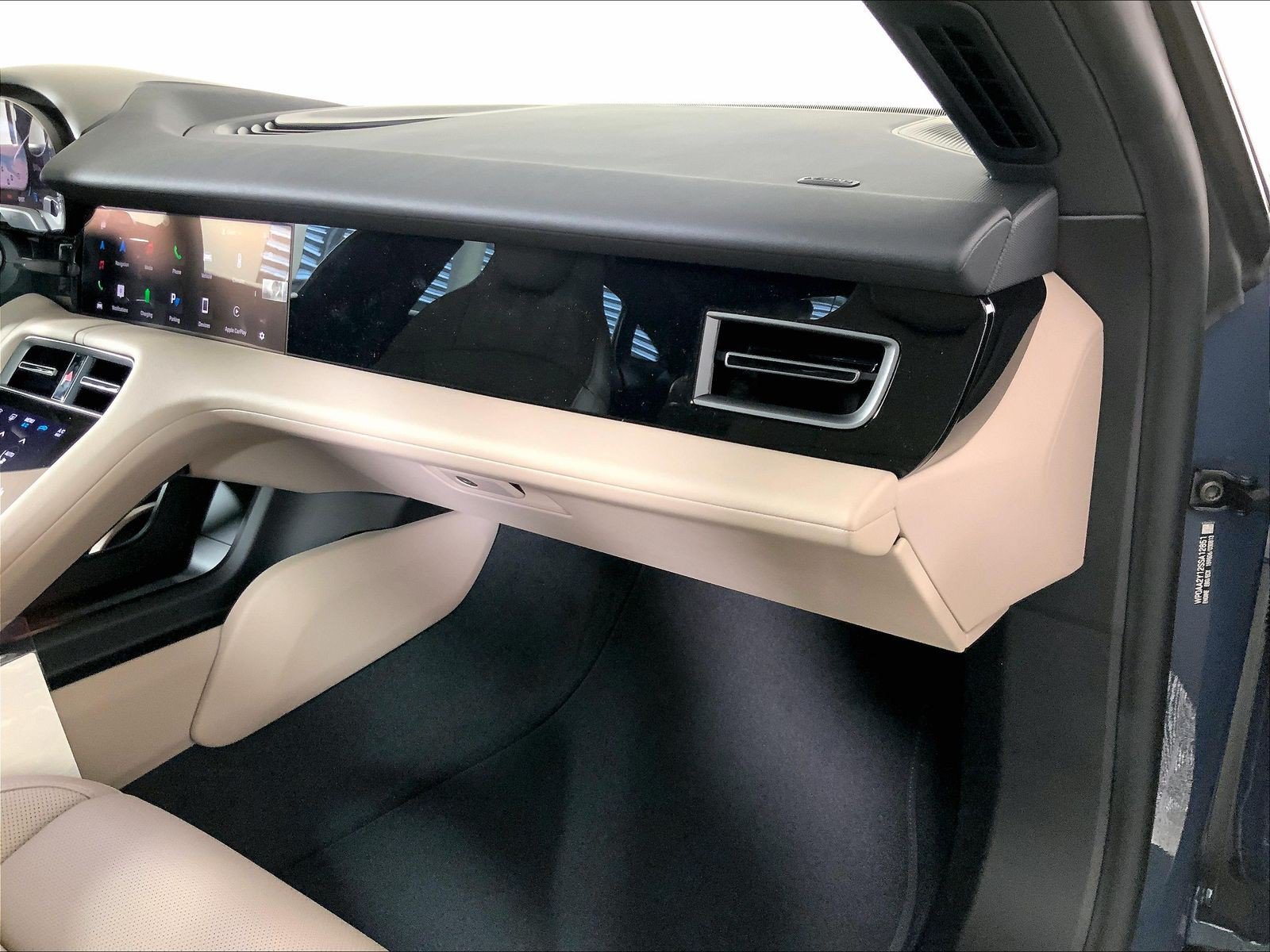 Certified 2025 Porsche Taycan AWD/4WD image 15