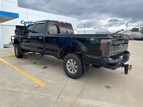 Used 2018 Ford F250 XLT w/ XLT Premium Package AWD/4WD image 3