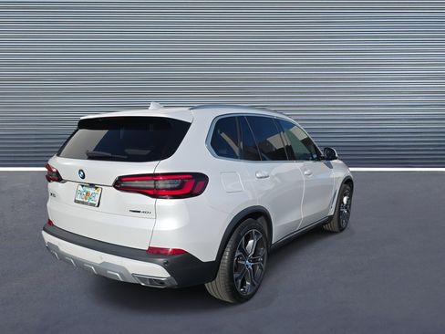 Used 2022 BMW X5 sDrive40i w/ Premium Package image 3