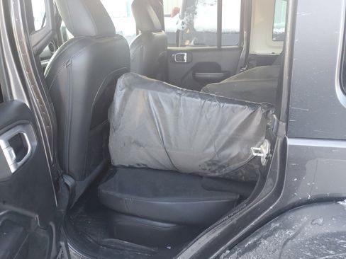 Used 2020 Jeep Wrangler Unlimited Freedom Edition image 7