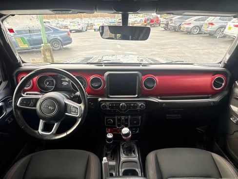 Used 2022 Jeep Gladiator Rubicon w/ Cold Weather Group image 15