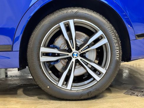 Used 2024 BMW X7 M60i image 13