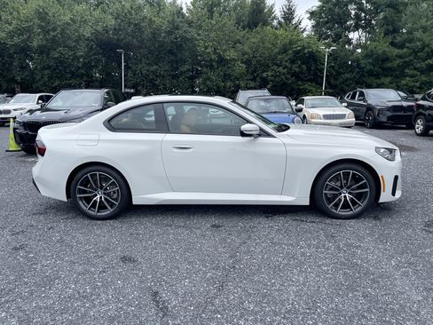 Used 2025 BMW 230i xDrive Coupe w/ Premium Package image 5