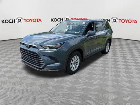 Used 2026 Toyota Grand Highlander AWD image 3