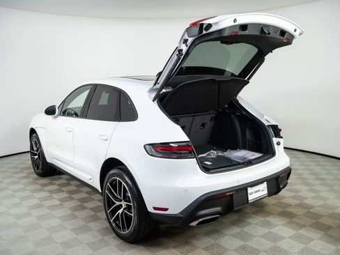 New 2026 Porsche Macan AWD/4WD image 33