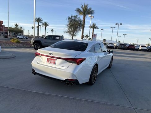 Used 2020 Toyota Avalon Limited w/ Advanced Safety Package FWD image 5