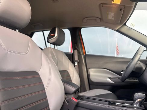 Used 2023 Nissan Kicks SR w/ SR Premium Package FWD image 25