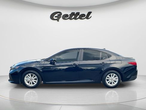 Used 2025 Toyota Camry LE FWD image 8