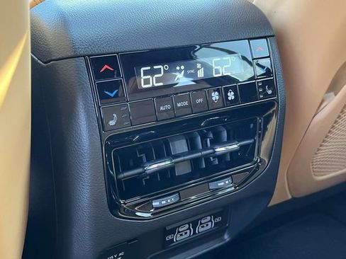 New 2024 Jeep Grand Cherokee Summit w/ Luxury Tech Group V AWD/4WD image 18