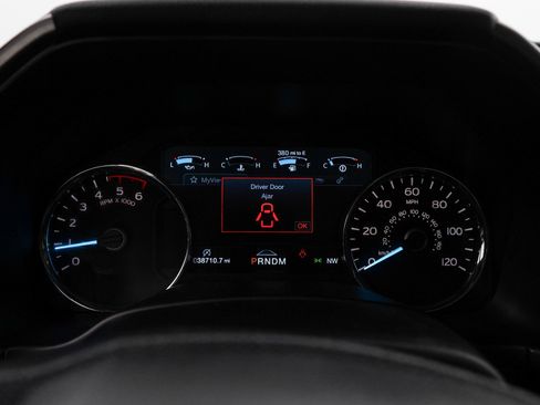 Used 2018 Ford F150 Platinum w/ Equipment Group 701A Luxury AWD/4WD image 29