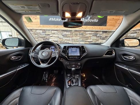 Used 2021 Jeep Cherokee Limited image 16