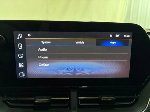Used 2025 Chevrolet Trax RS w/ Sunroof Package FWD image 57