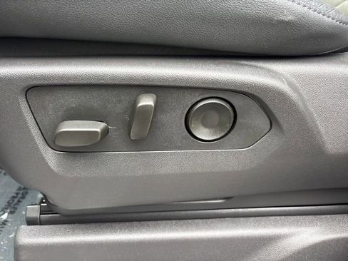 Used 2025 Chevrolet Silverado 1500 ZR2 w/ Technology Package image 7