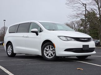 Used 2023 Chrysler Voyager LX video 2