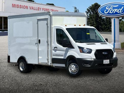 Used 2023 Ford Transit 350 DRW RWD image 2