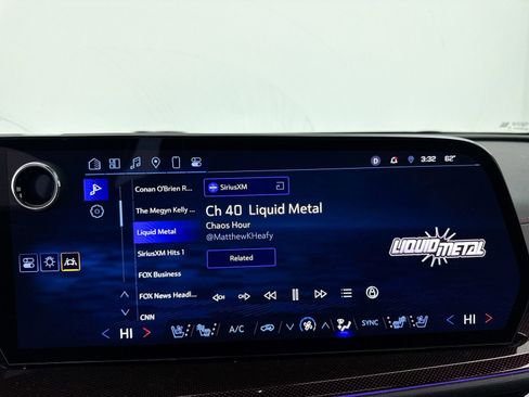 Used 2024 Chevrolet Traverse RS w/ LPO, Floor Liner Package AWD/4WD image 8