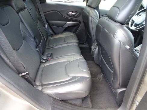 Used 2019 Jeep Cherokee 4WD Limited w/ Luxury Group w/ Luxury Group image 44