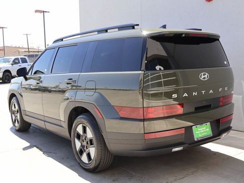 Used 2025 Hyundai Santa Fe SEL FWD image 3
